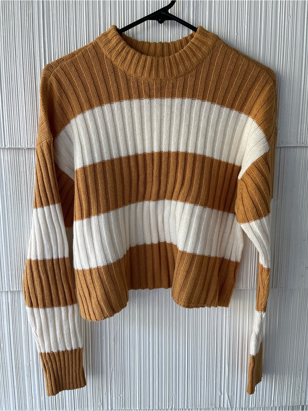 American Eagle Outfitters Striped Cropped Ribbed Sweater - Mustard & Cream